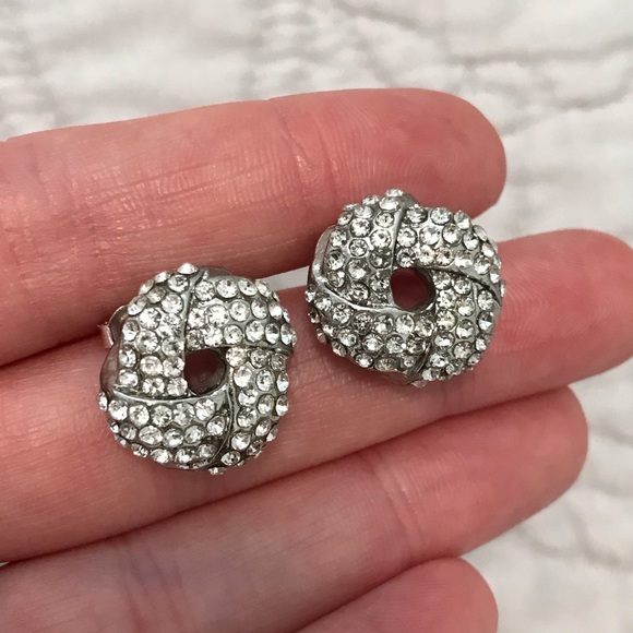 Set of 2 Earrings - Picture 6 of 9